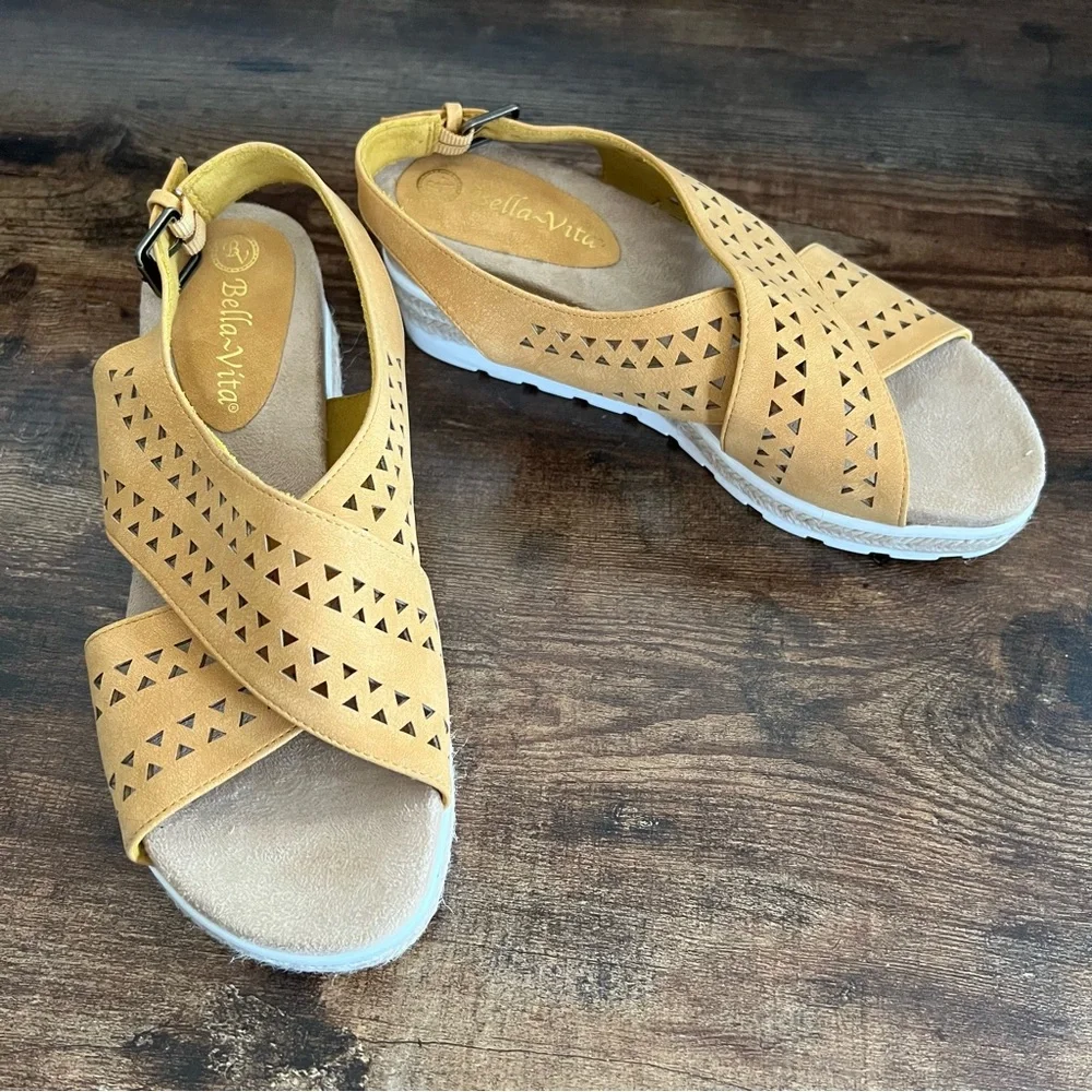 Bella Vita Cosette yellow‎ suede cut out peep toe wedge heel sandal women's 7.5